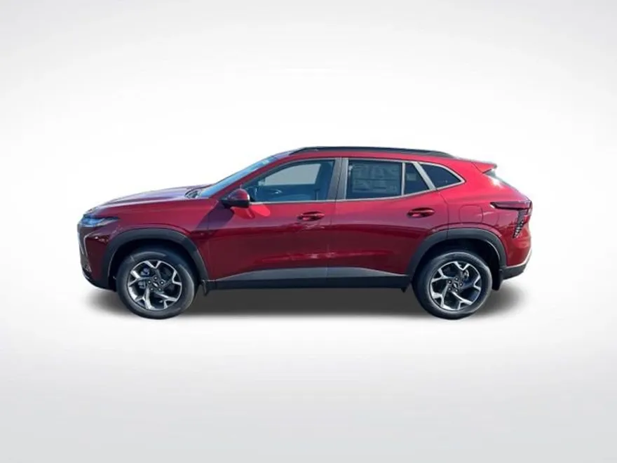 2025 Chevrolet Trax LT photo 1