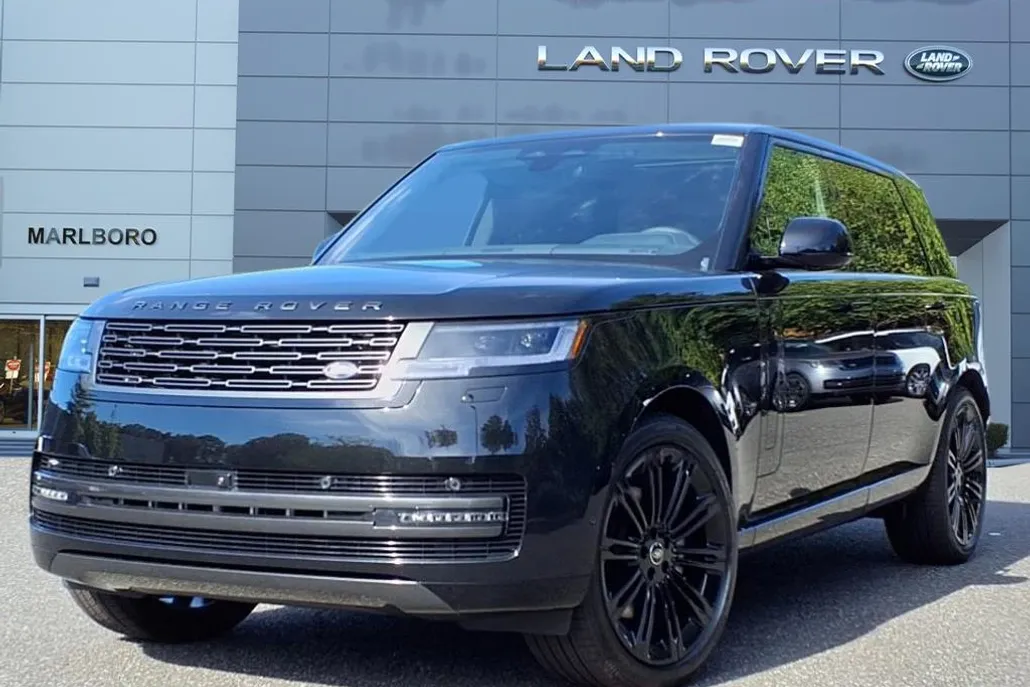 2025 Land Rover Range Rover SE photo 1