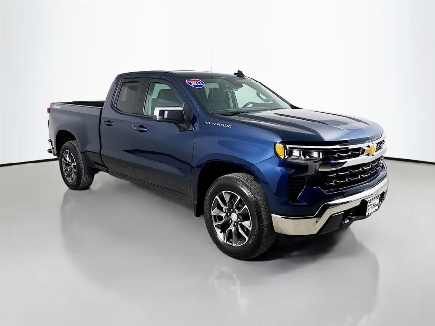 2022 Chevrolet Silverado 1500 LT photo 1