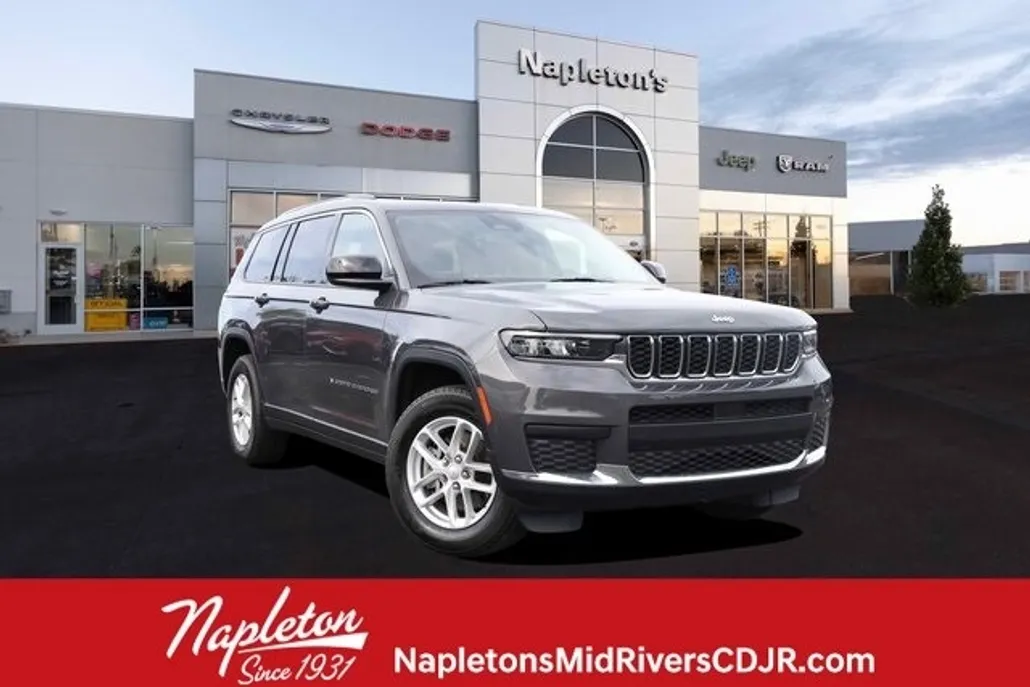 2023 Jeep Grand Cherokee Laredo photo 1