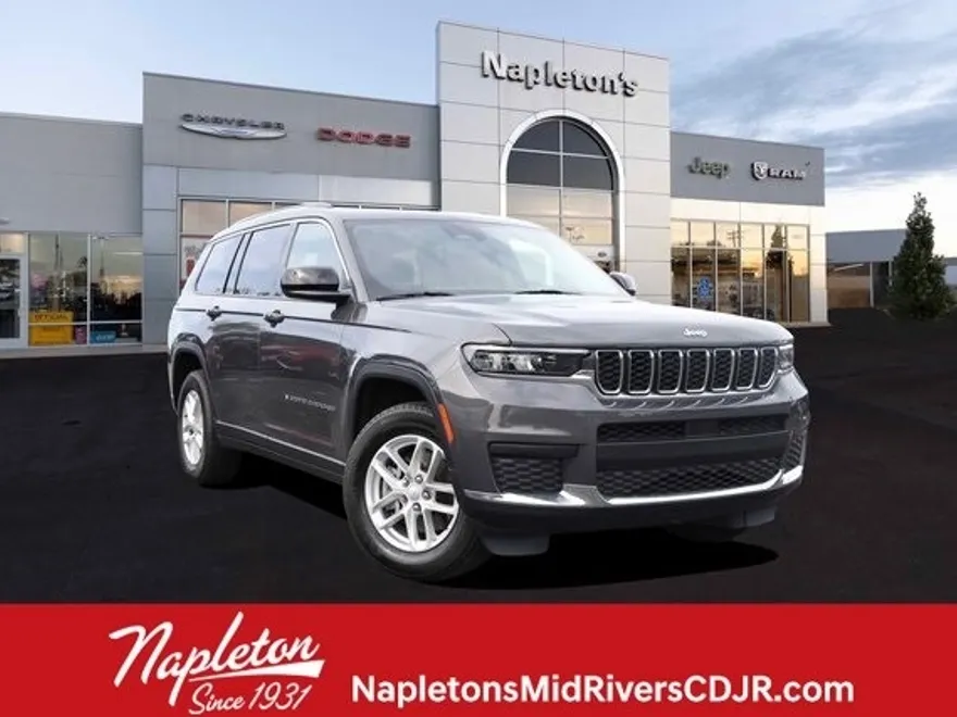 2023 Jeep Grand Cherokee Laredo photo 1