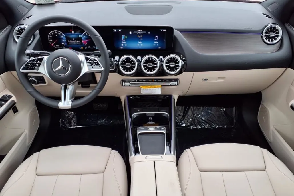 2026 Mercedes Benz GLA 250 photo 1