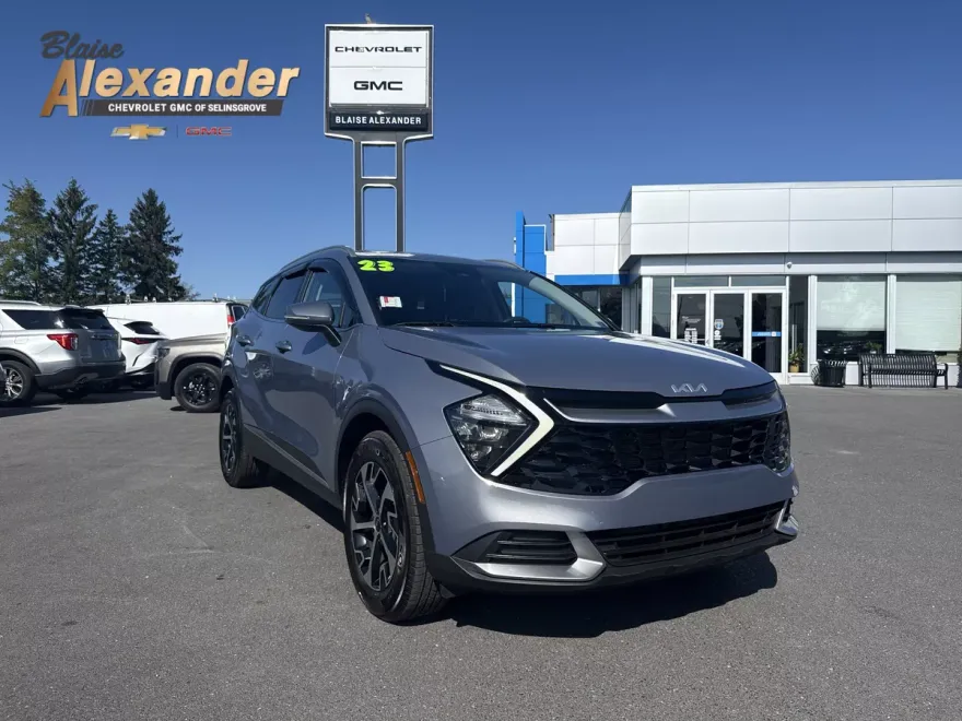 2023 Kia Sportage EX photo 1