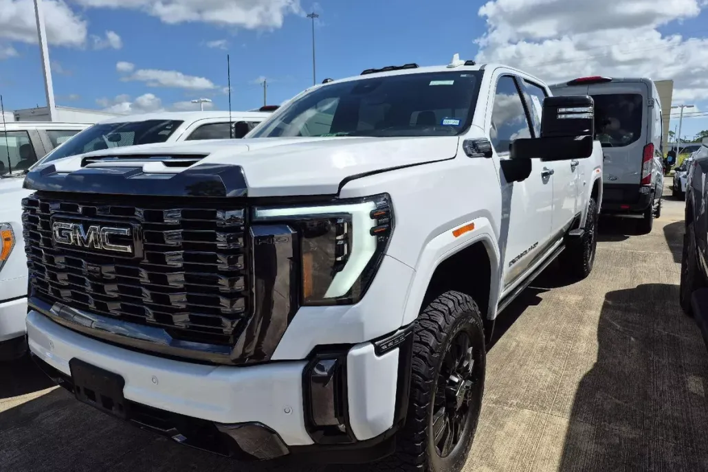 2024 Gmc Sierra HD Denali Ultimate photo 1