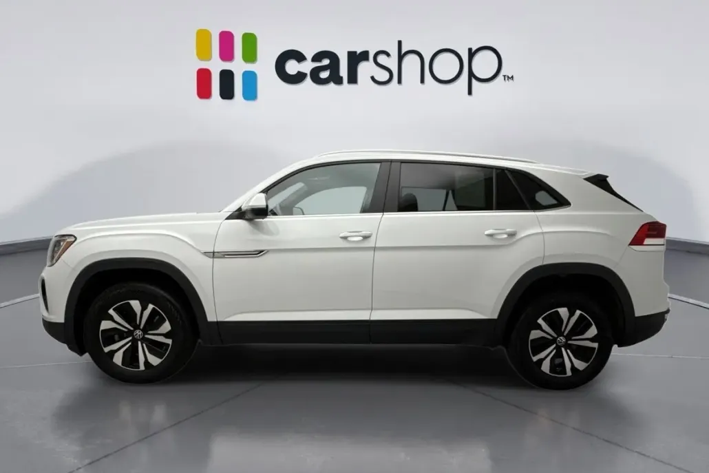 2024 Volkswagen Atlas Cross Sport SE photo 1