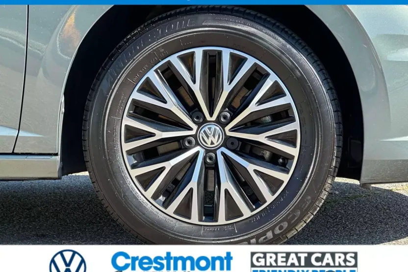 2019 Volkswagen Jetta SEL photo 1