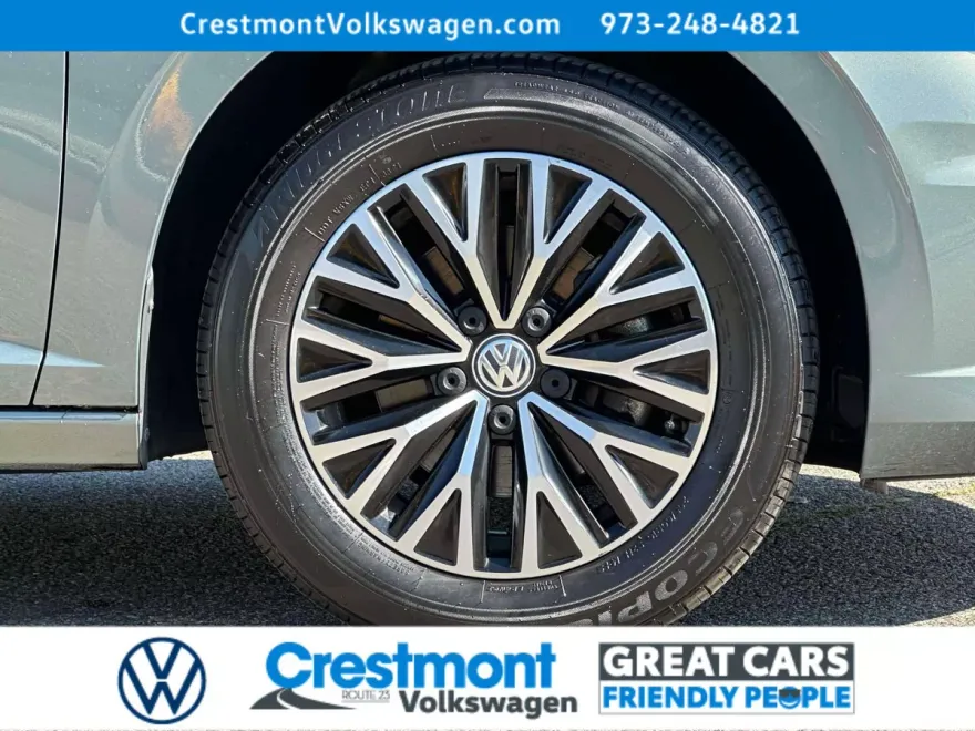 2019 Volkswagen Jetta SEL photo 1