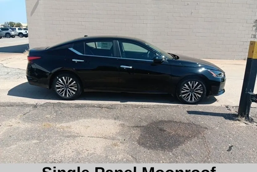 2025 Nissan Altima 2.5 SV photo 1