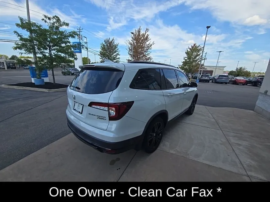 2022 Honda Pilot Black Edition photo 1