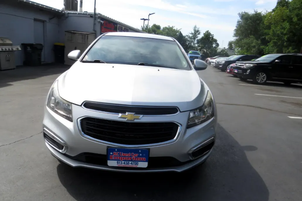 2016 Chevrolet Cruze photo 1