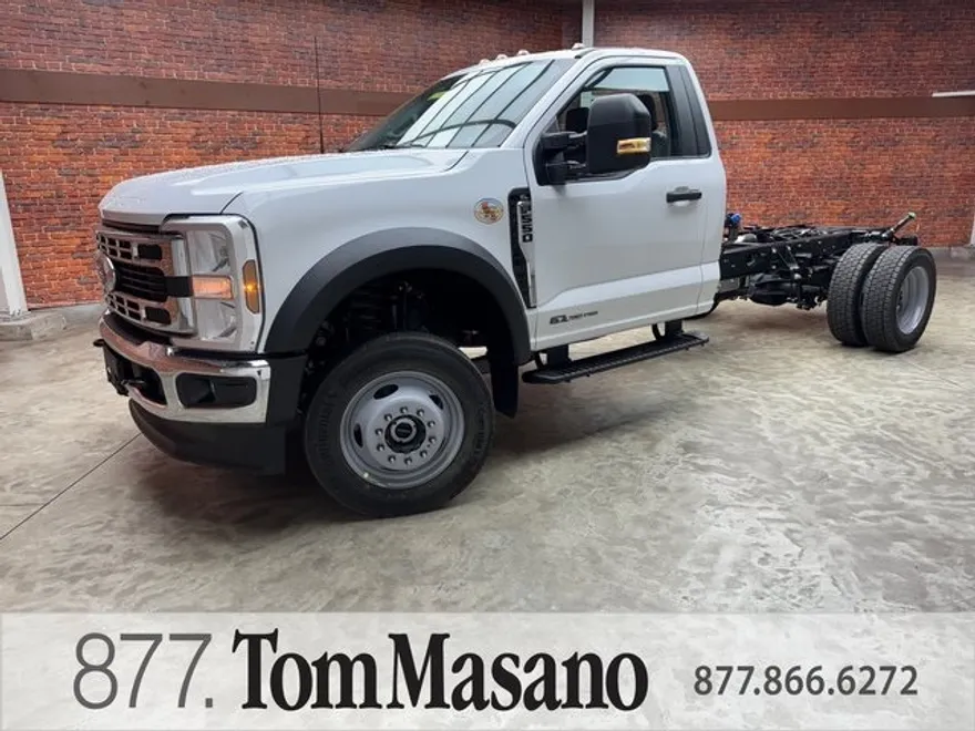 2025 Ford F-550 photo 1