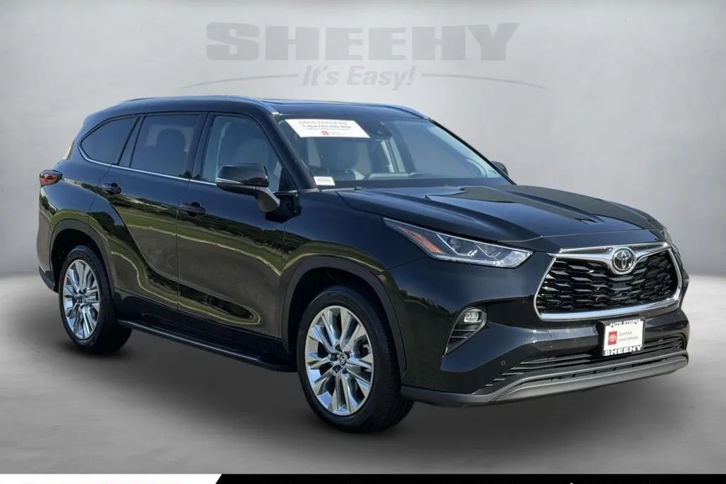2022 Toyota Highlander Limited photo 1