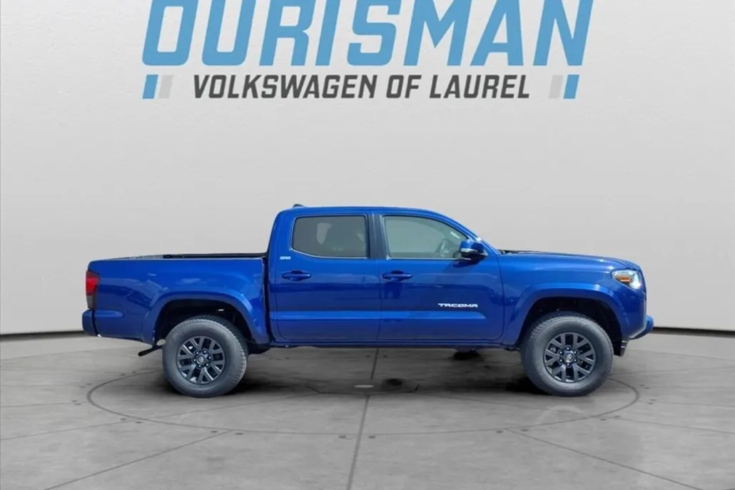 2023 Toyota Tacoma SR5 photo 1
