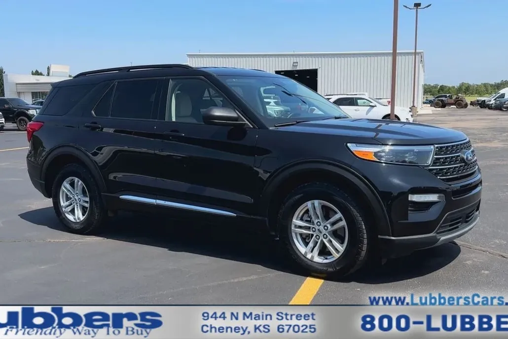 2024 Ford Explorer XLT photo 1