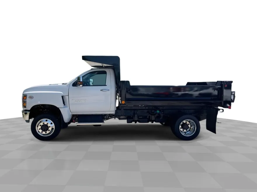 2024 Chevrolet Silverado 5500HD Work Truck photo 1
