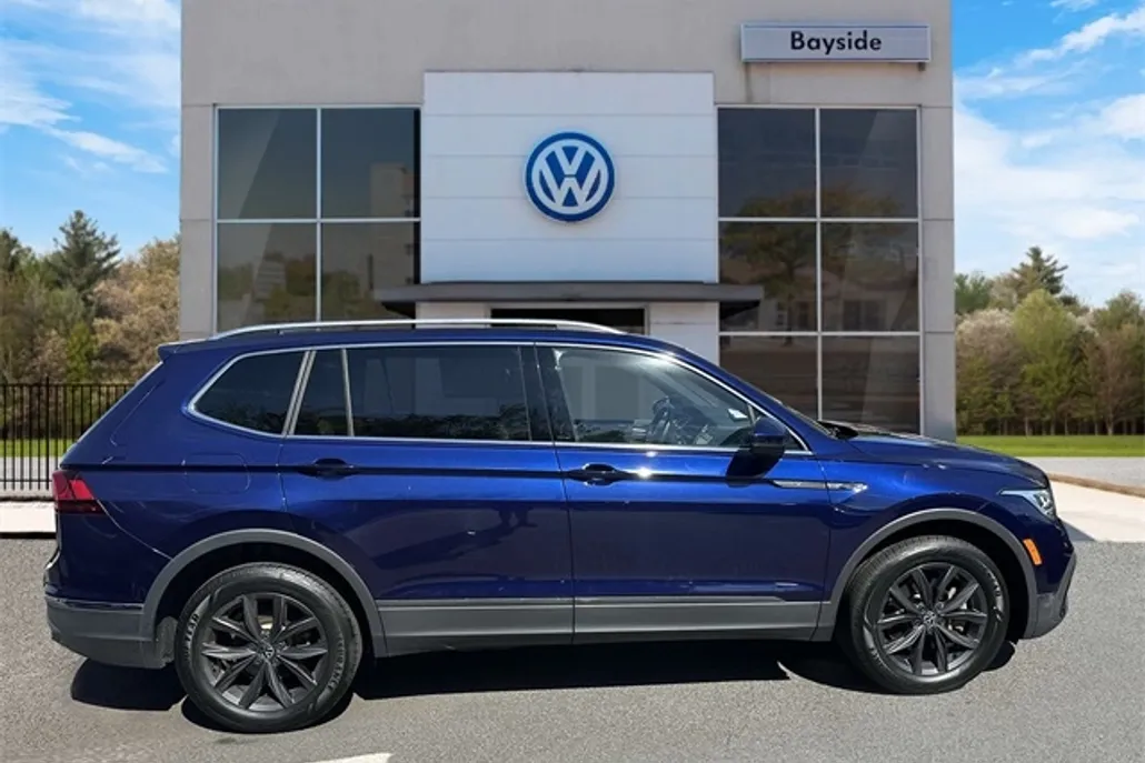 2022 Volkswagen Tiguan SE photo 1