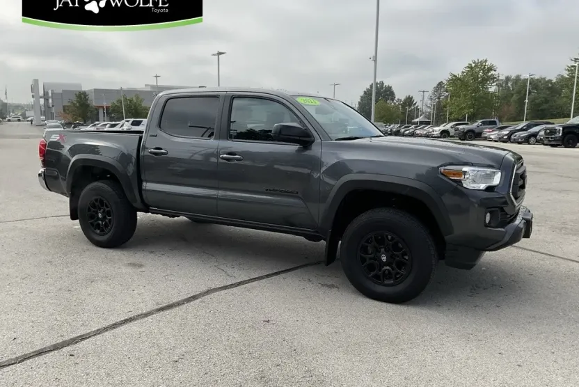 2023 Toyota Tacoma SR5 photo 1