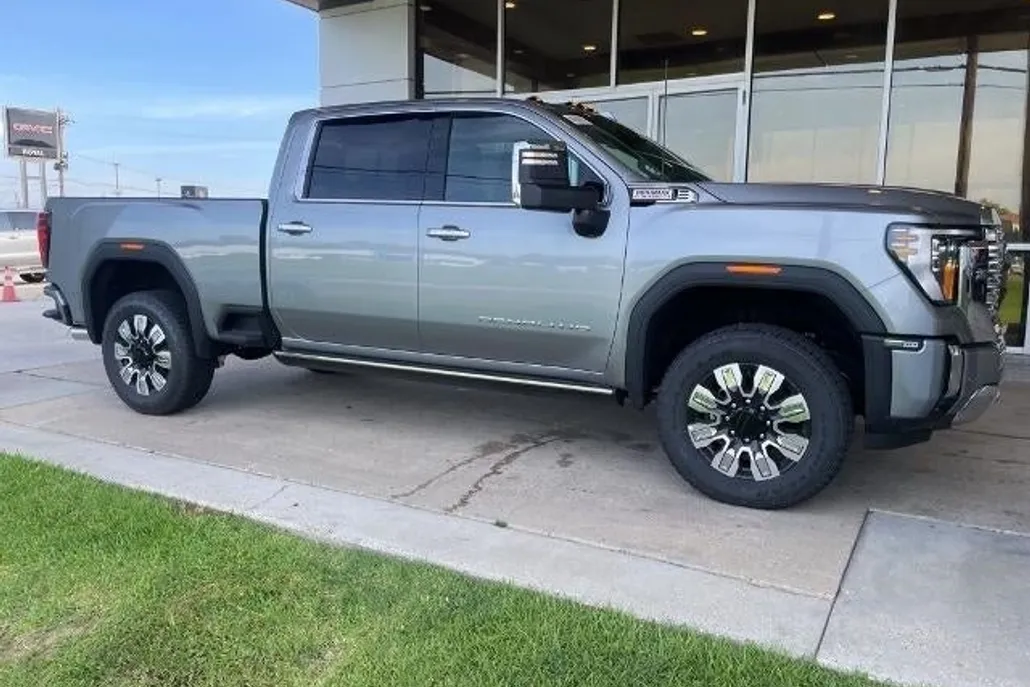 2025 Gmc Sierra 2500 HD Denali photo 1