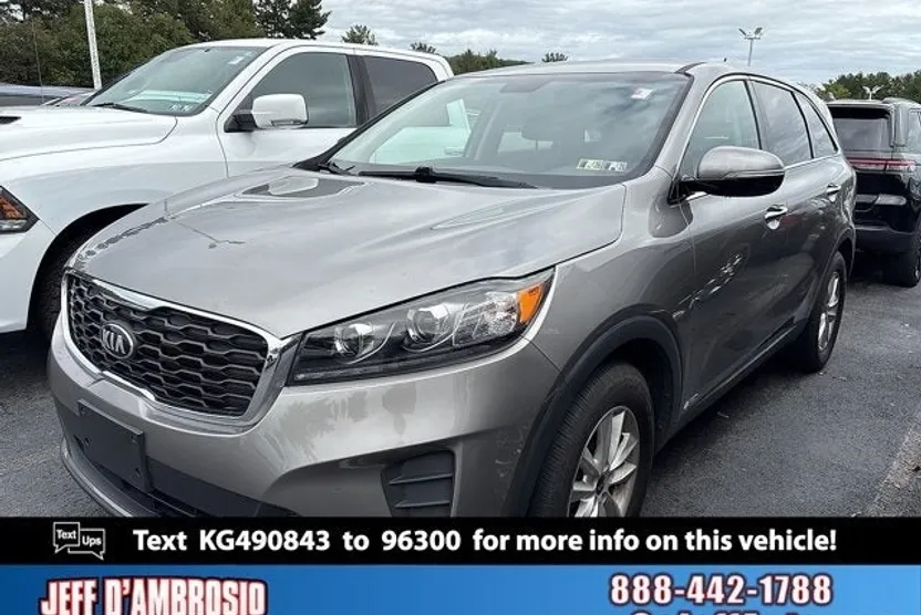 2019 Kia Sorento LX photo 1