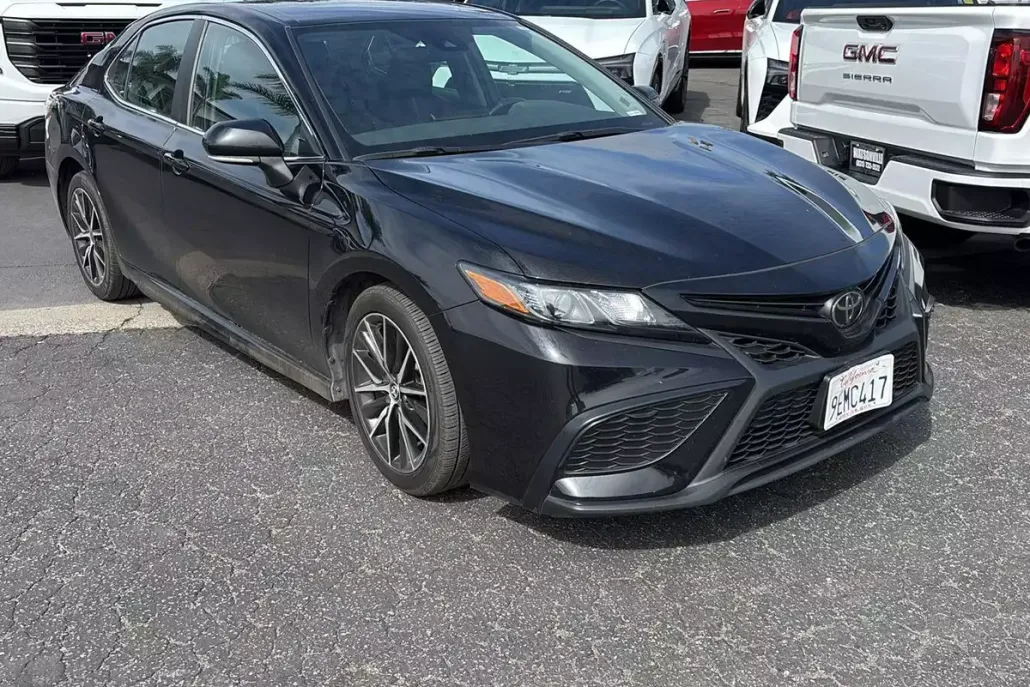 2023 Toyota Camry SE photo 1