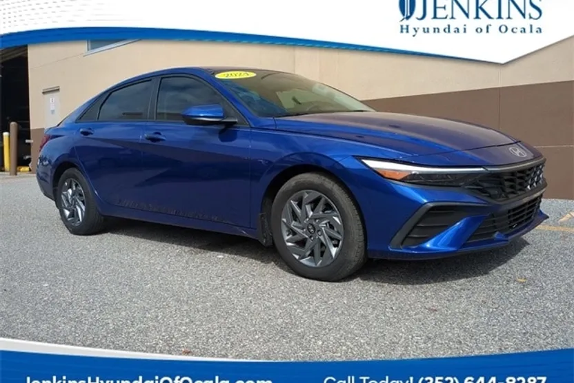 2024 Hyundai Elantra Hybrid Blue photo 1