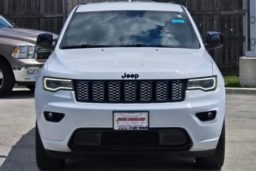 2021 Jeep Grand Cherokee Laredo X photo 1