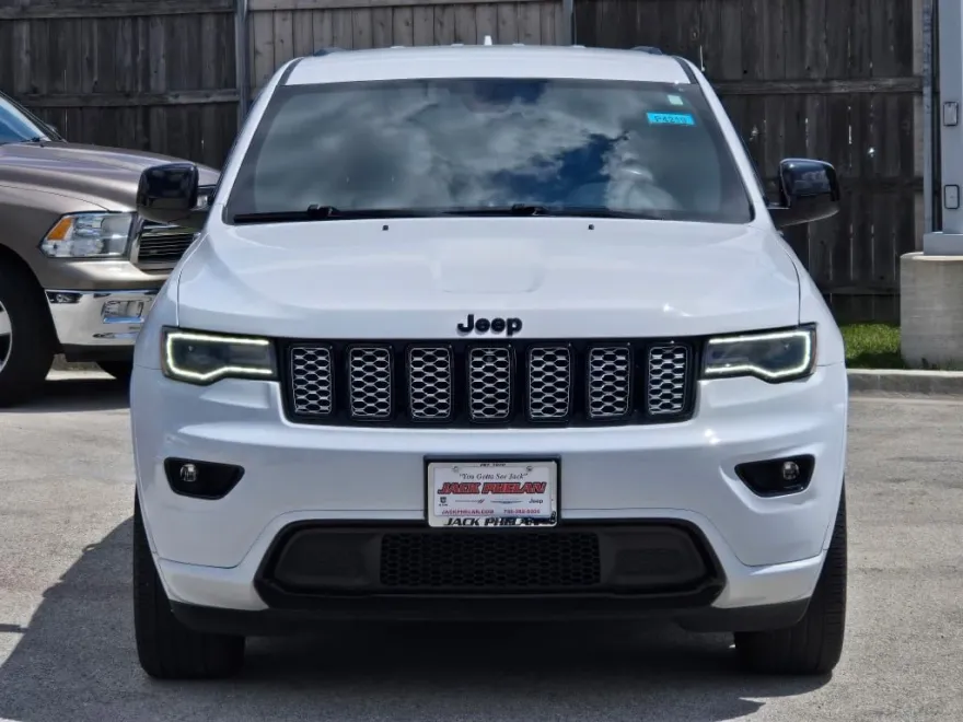 2021 Jeep Grand Cherokee Laredo X photo 1