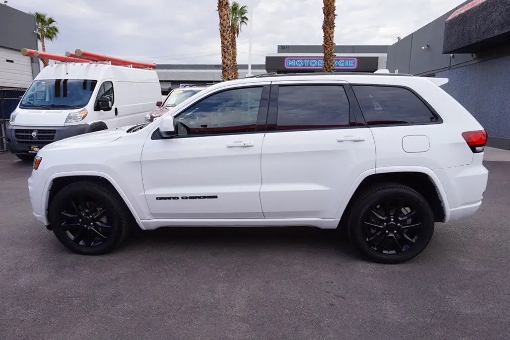 2020 Jeep Grand Cherokee Altitude photo 1