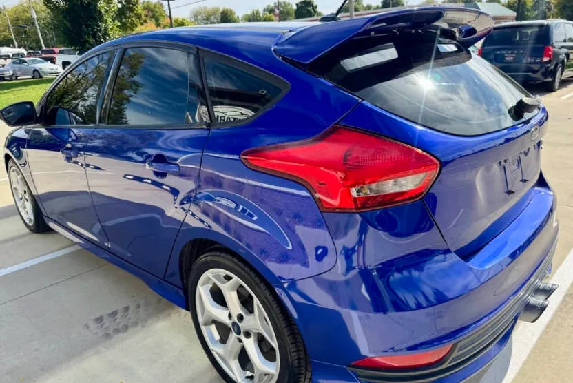 2015 Ford Focus ST photo 1