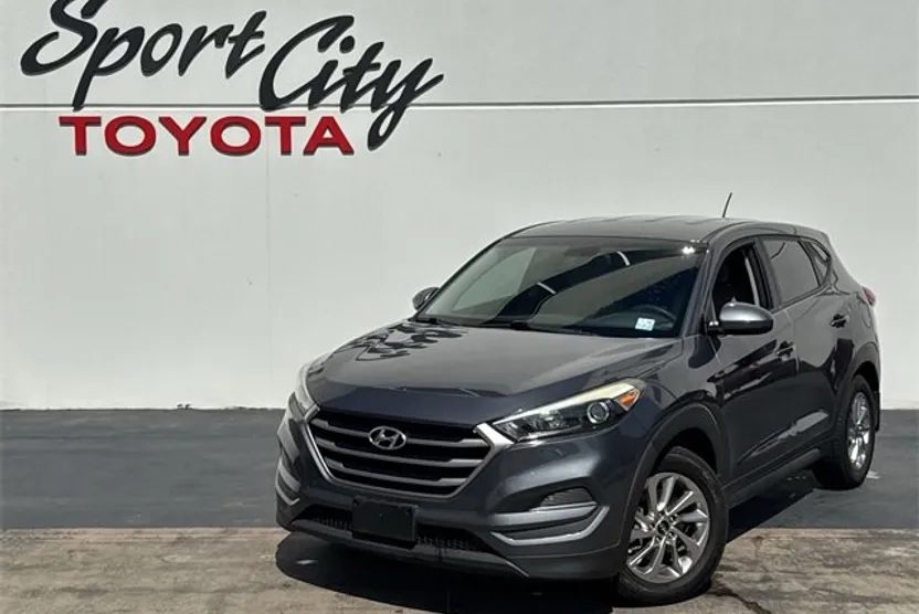 2017 Hyundai Tucson SE photo 1