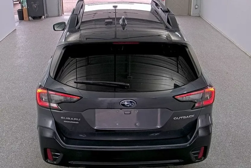 2022 Subaru Outback Premium photo 1