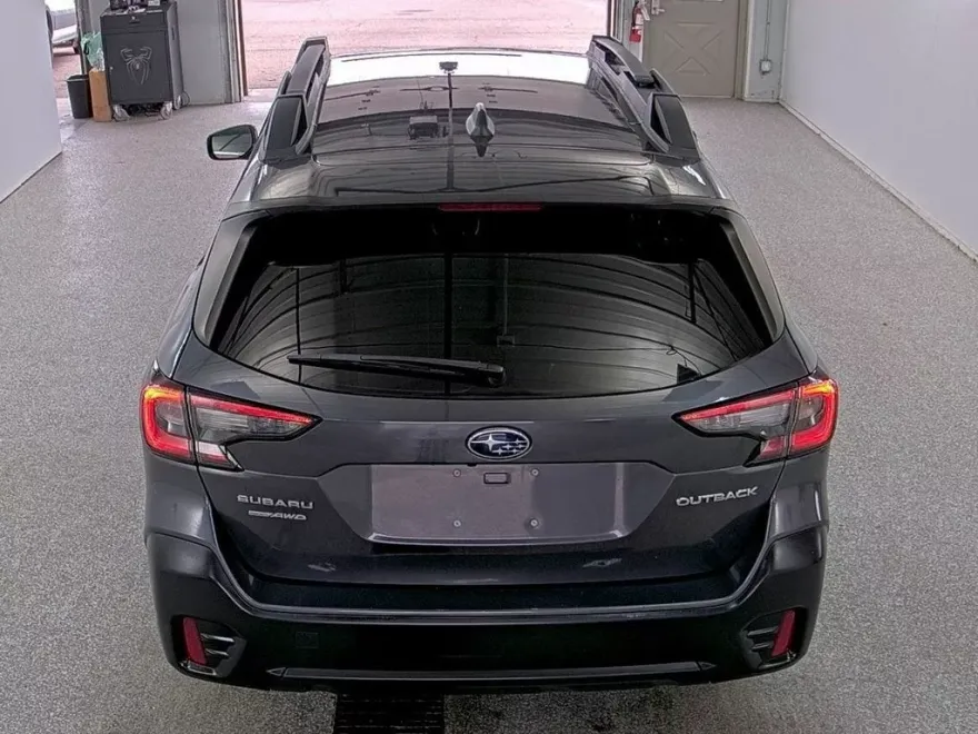 2022 Subaru Outback Premium photo 1
