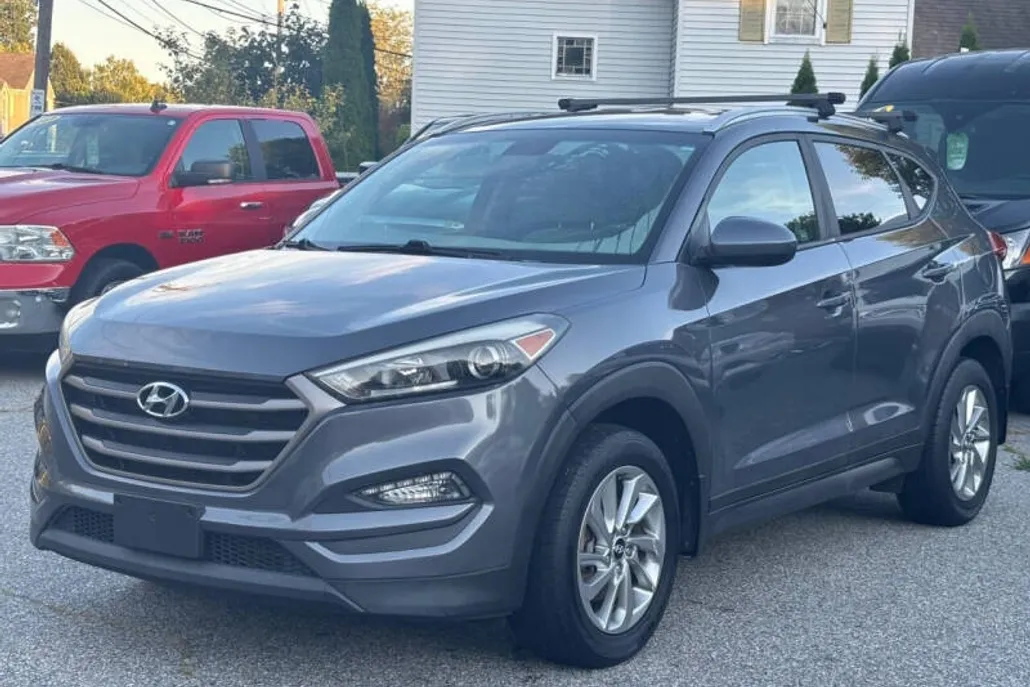 2016 Hyundai Tucson SE photo 1