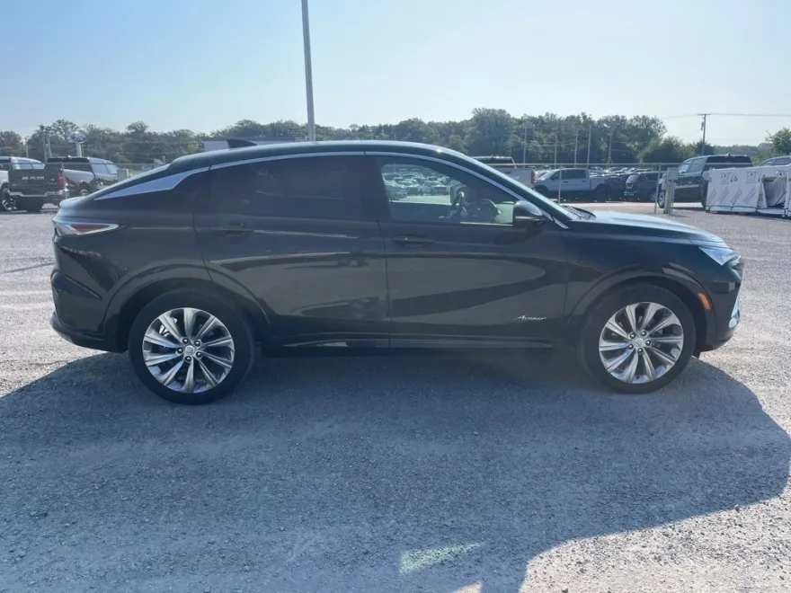 2024 Buick Envista Avenir photo 1
