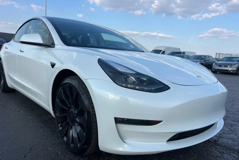2023 Tesla Model 3 Performance photo 1