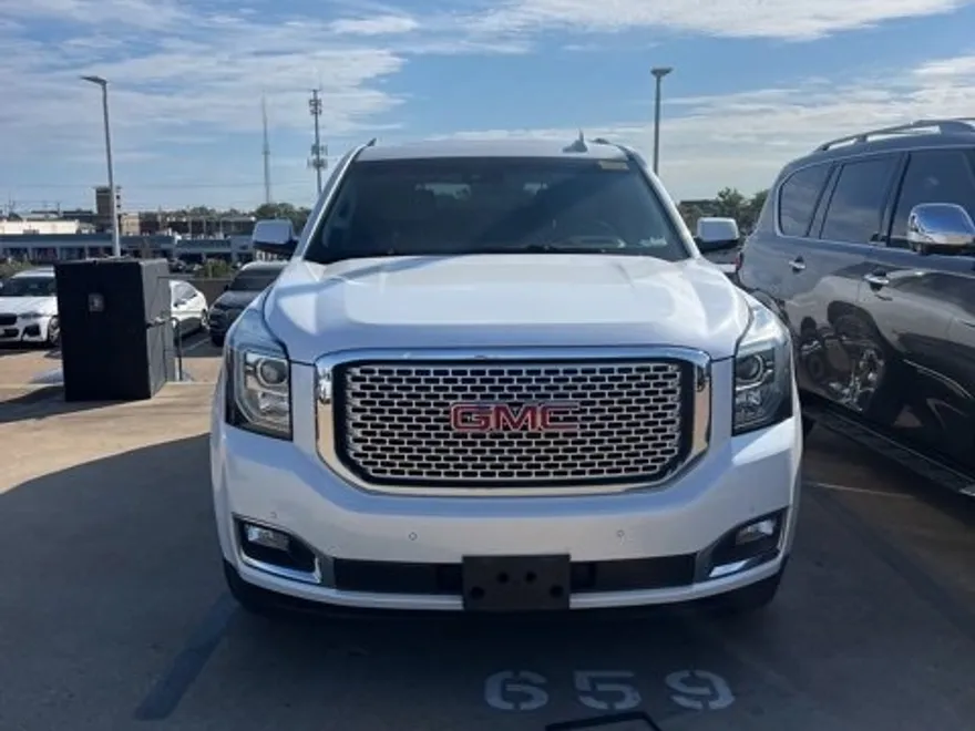 2017 Gmc Yukon Denali photo 1