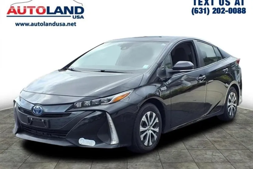 2021 Toyota Prius Prime LE photo 1