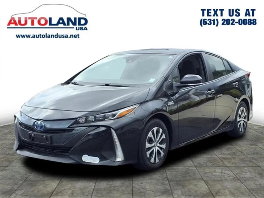 2021 Toyota Prius Prime LE photo 1