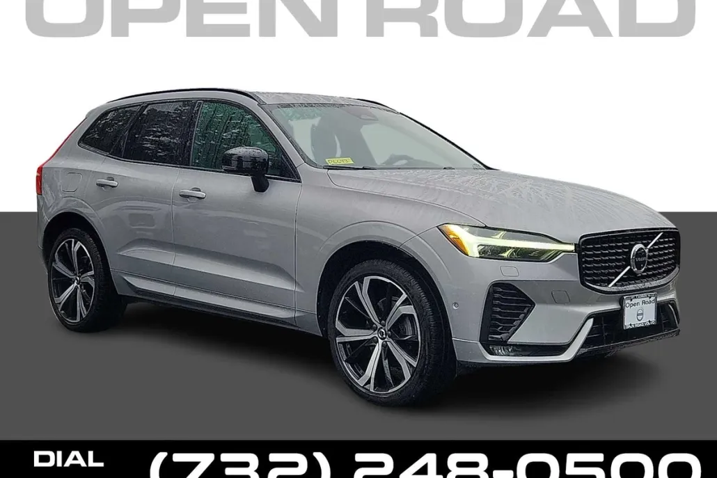 2023 Volvo XC60 B5 Ultimate photo 1
