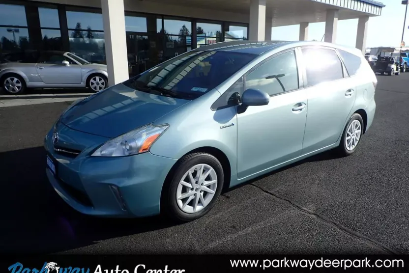 2013 Toyota Prius V Three photo 1