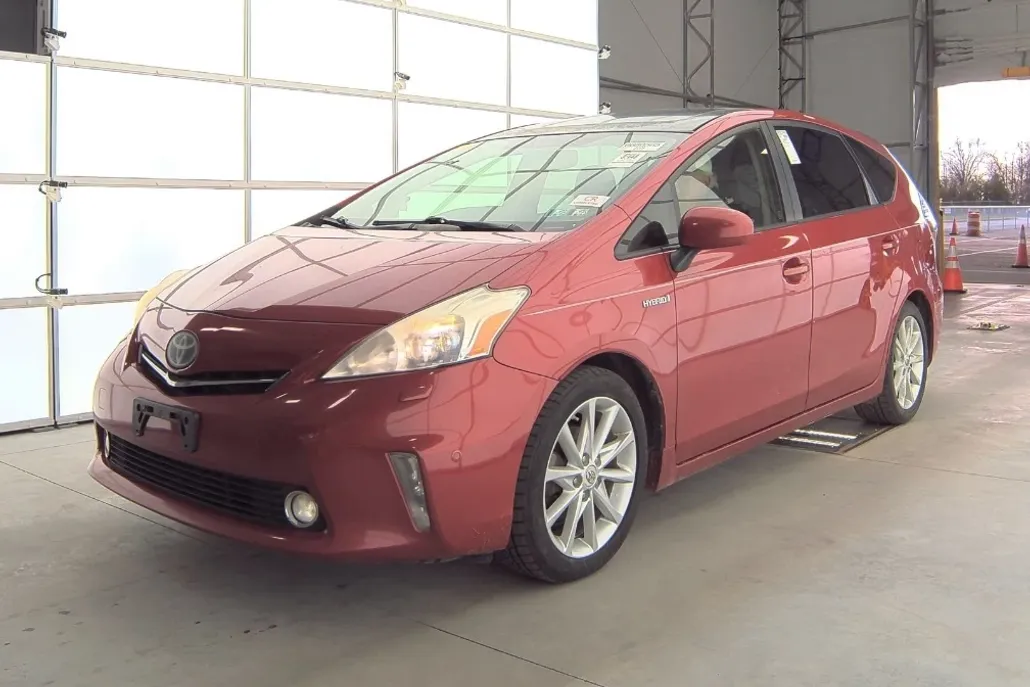 2012 Toyota Prius photo 1