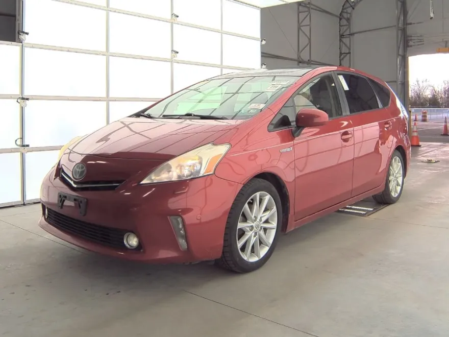 2012 Toyota Prius photo 1