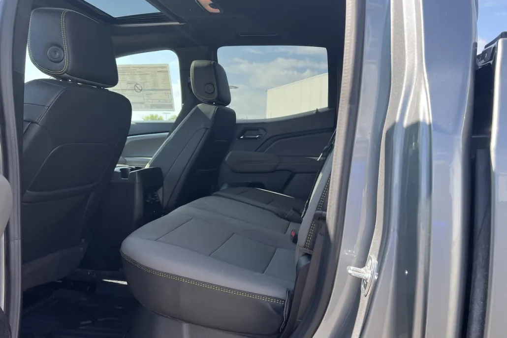 2026 Chevrolet Colorado ZR2 photo 1