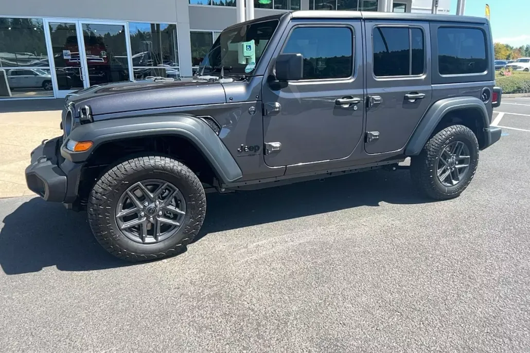 2025 Jeep Wrangler Sport S photo 1