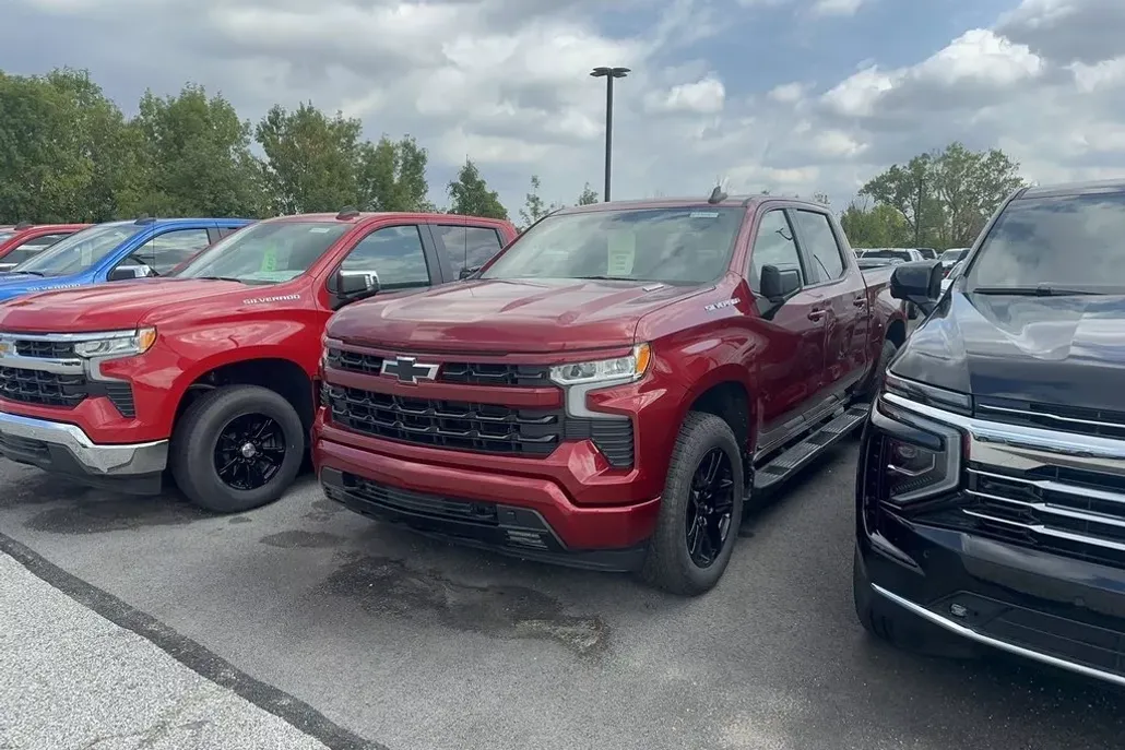 2025 Chevrolet Silverado 1500 RST photo 1