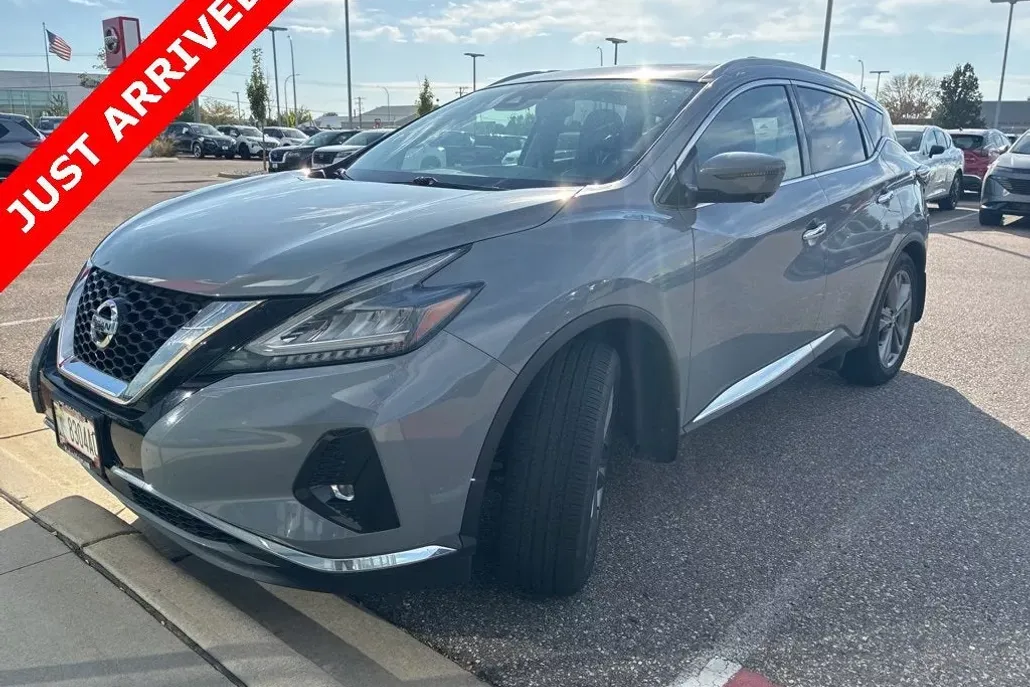 2021 Nissan Murano Platinum photo 1