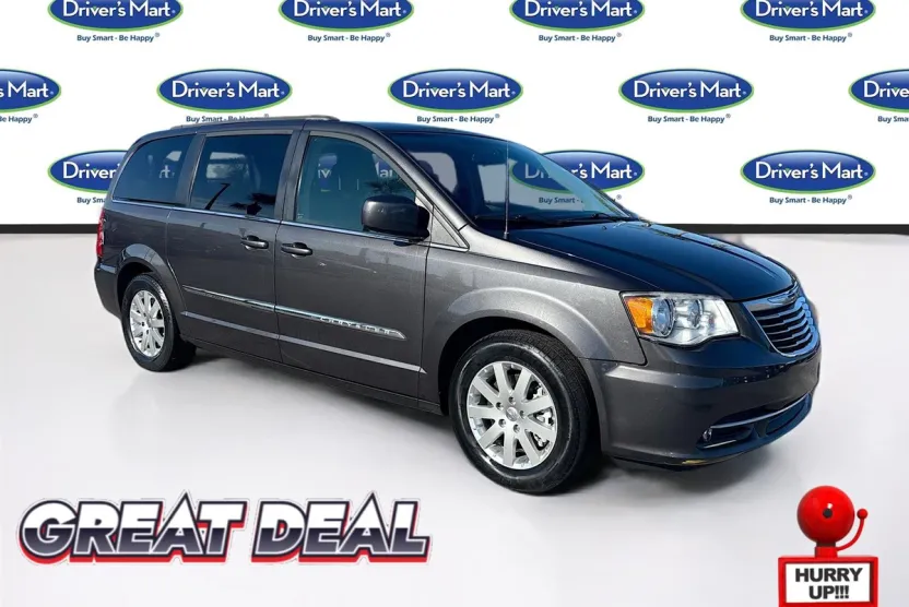 2015 Chrysler Town & Country Touring photo 1