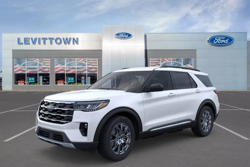 2025 Ford Explorer photo 1
