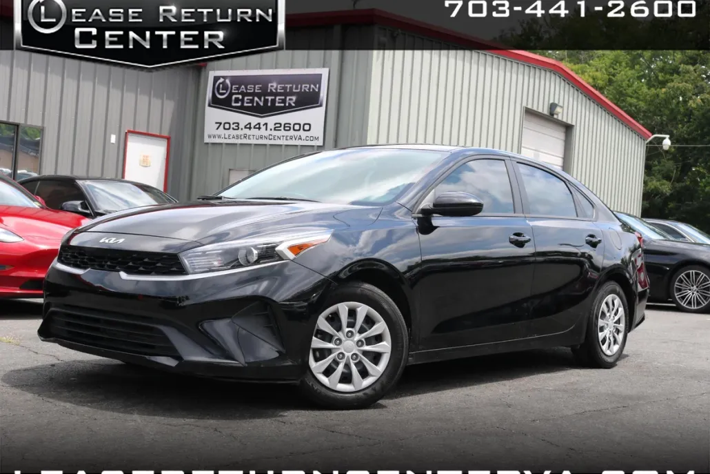 2023 Kia Forte LX photo 1