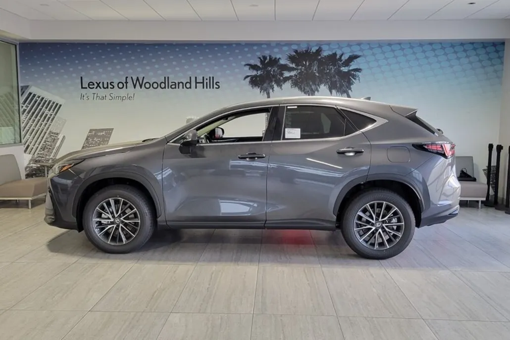 2026 Lexus NX 350 photo 1